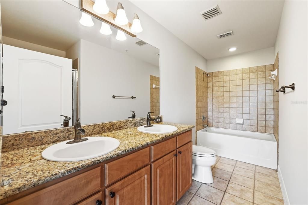 Active With Contract: $470,000 (2 beds, 2 baths, 1290 Square Feet)