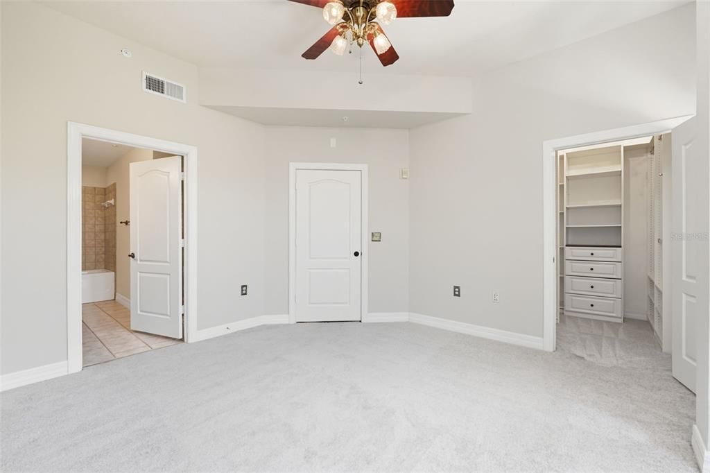 Active With Contract: $470,000 (2 beds, 2 baths, 1290 Square Feet)