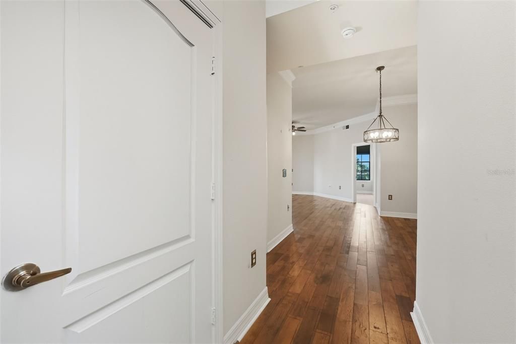 Active With Contract: $470,000 (2 beds, 2 baths, 1290 Square Feet)