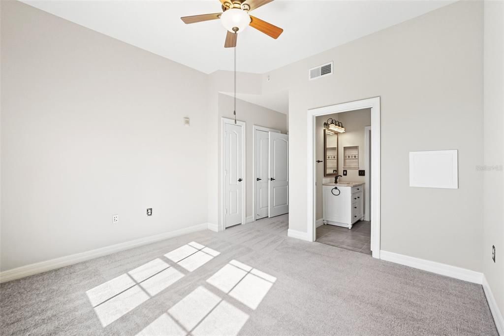 Active With Contract: $470,000 (2 beds, 2 baths, 1290 Square Feet)