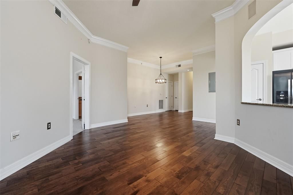 Active With Contract: $470,000 (2 beds, 2 baths, 1290 Square Feet)