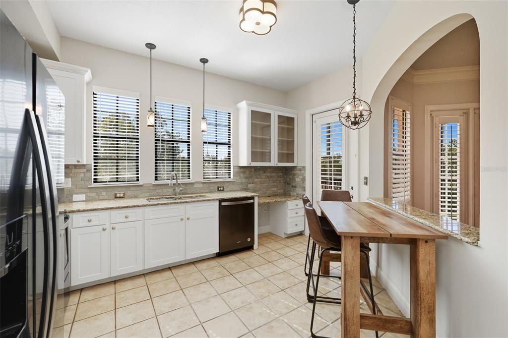 Active With Contract: $470,000 (2 beds, 2 baths, 1290 Square Feet)