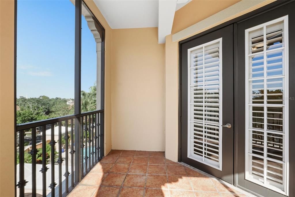 Active With Contract: $470,000 (2 beds, 2 baths, 1290 Square Feet)