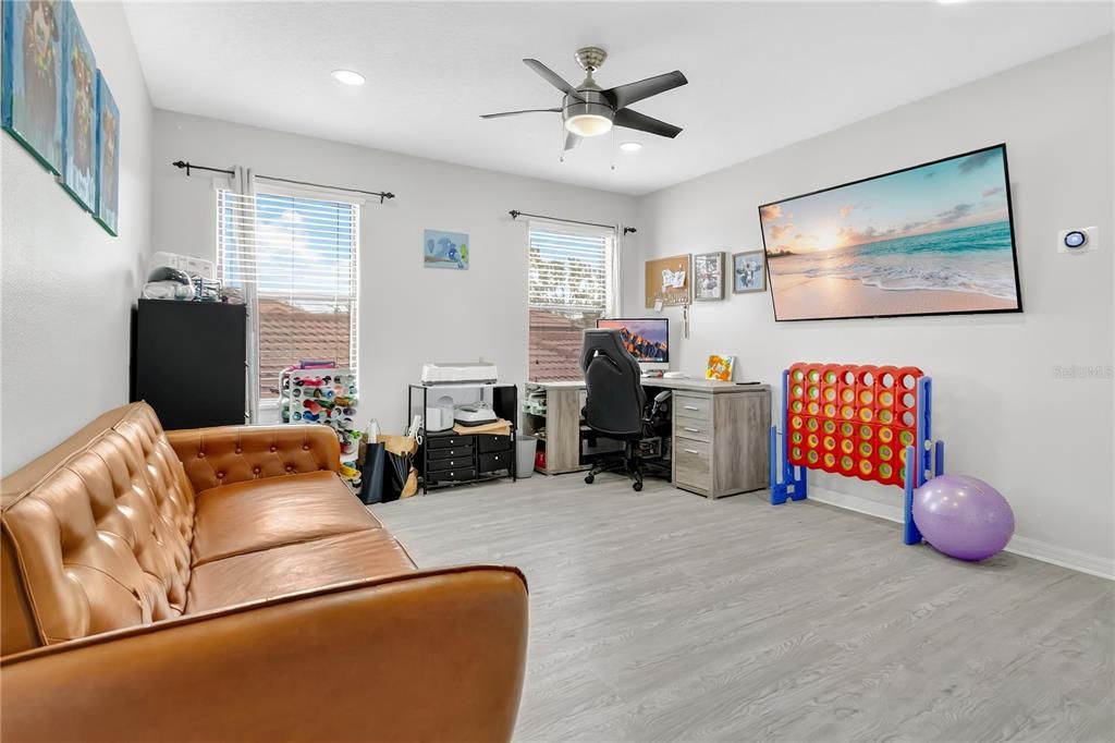 Active With Contract: $475,000 (3 beds, 2 baths, 2117 Square Feet)