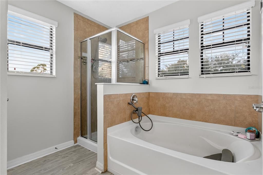 Active With Contract: $475,000 (3 beds, 2 baths, 2117 Square Feet)