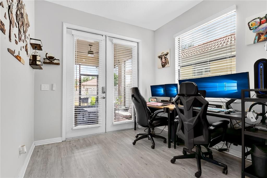 Active With Contract: $475,000 (3 beds, 2 baths, 2117 Square Feet)