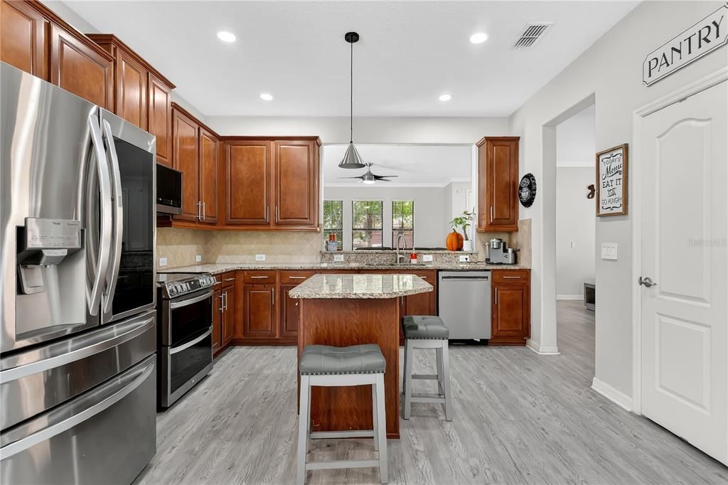 Active With Contract: $475,000 (3 beds, 2 baths, 2117 Square Feet)