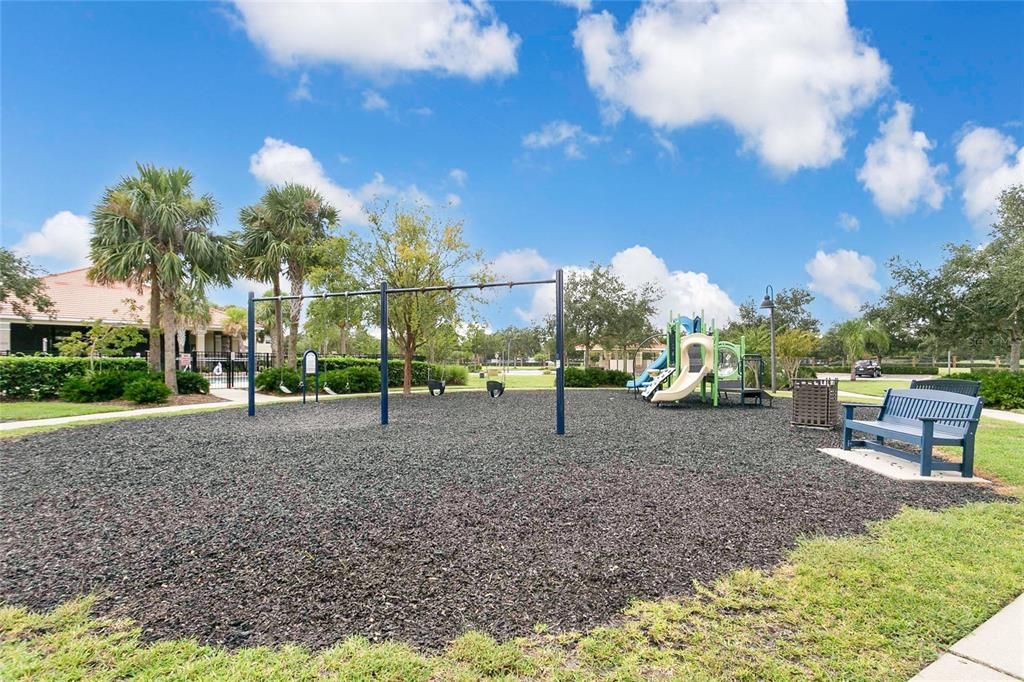 Active With Contract: $475,000 (3 beds, 2 baths, 2117 Square Feet)