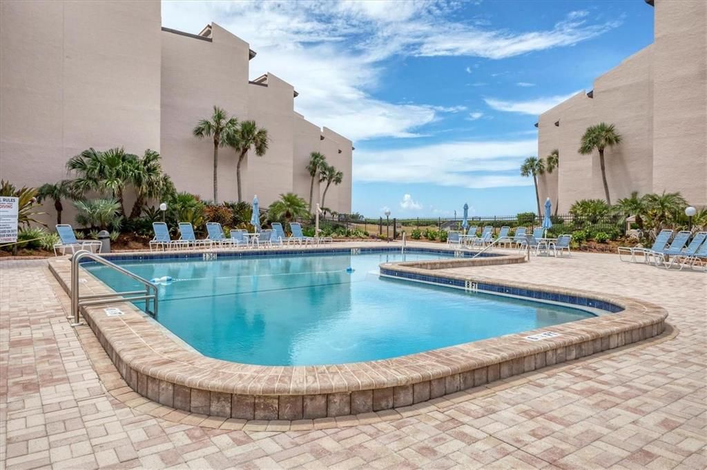 出租: $10,000 (2 贝兹, 2 浴室, 1265 平方英尺)