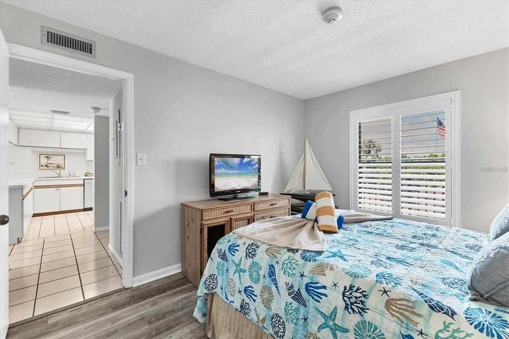 出租: $10,000 (2 贝兹, 2 浴室, 1265 平方英尺)