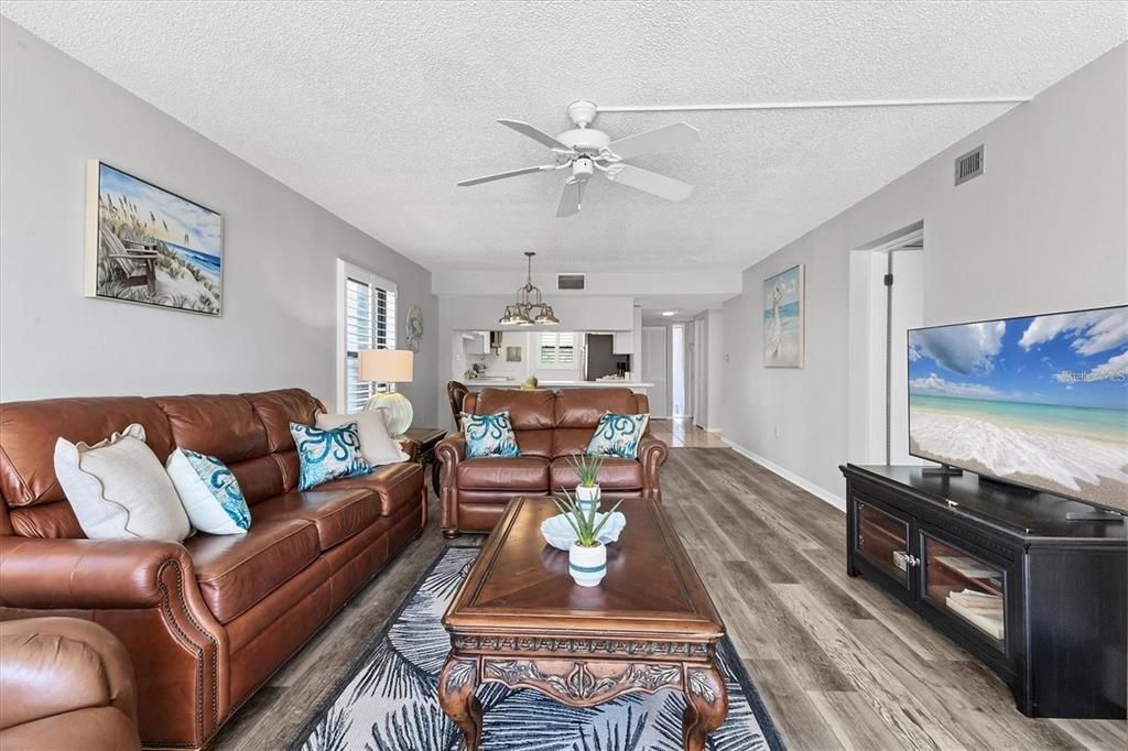 出租: $10,000 (2 贝兹, 2 浴室, 1265 平方英尺)