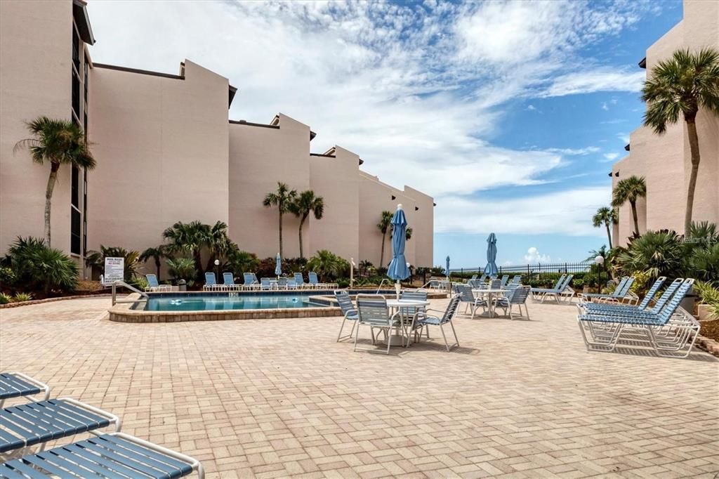 出租: $10,000 (2 贝兹, 2 浴室, 1265 平方英尺)