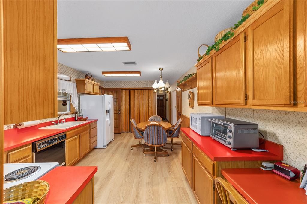 En Venta: $598,750 (4 camas, 3 baños, 2096 Pies cuadrados)