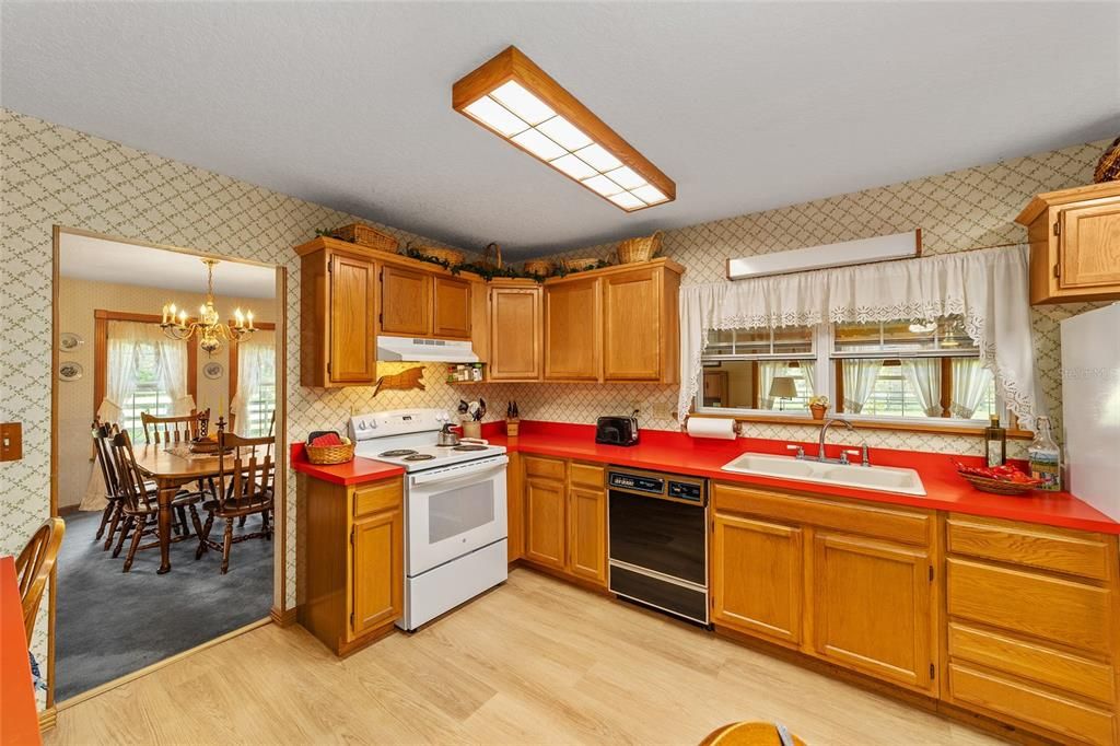 En Venta: $598,750 (4 camas, 3 baños, 2096 Pies cuadrados)