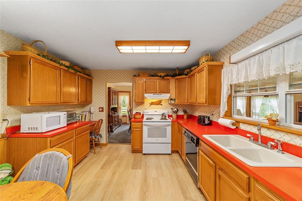 En Venta: $598,750 (4 camas, 3 baños, 2096 Pies cuadrados)