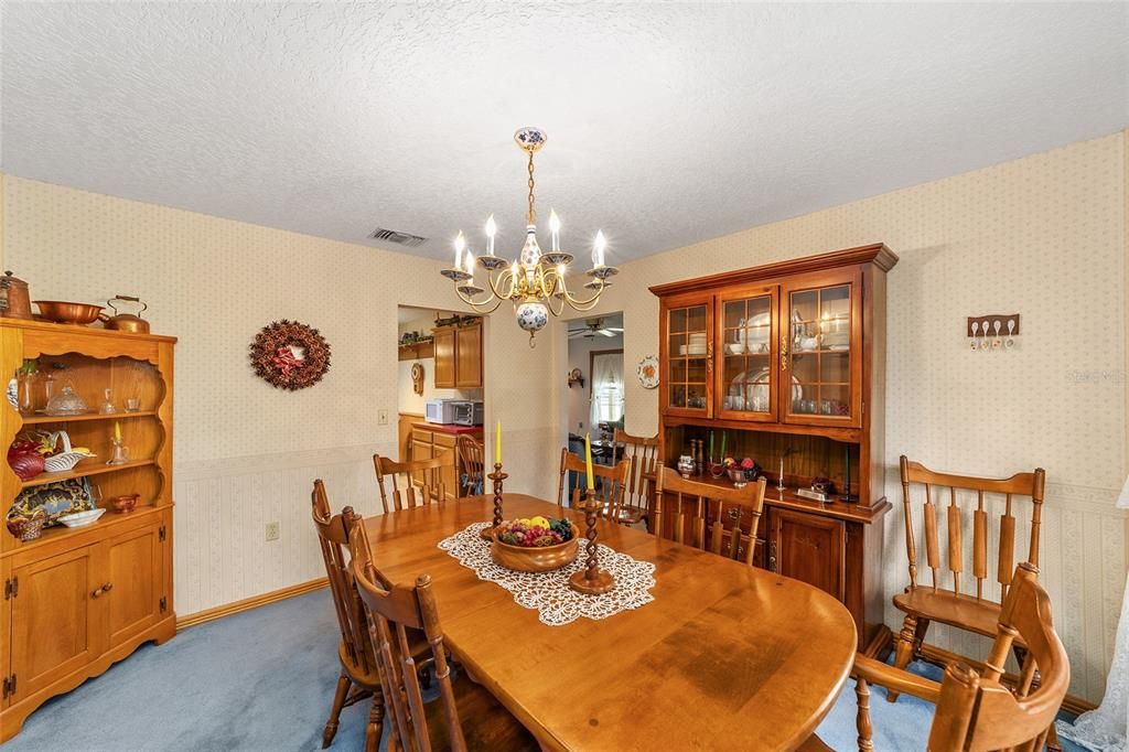 En Venta: $598,750 (4 camas, 3 baños, 2096 Pies cuadrados)