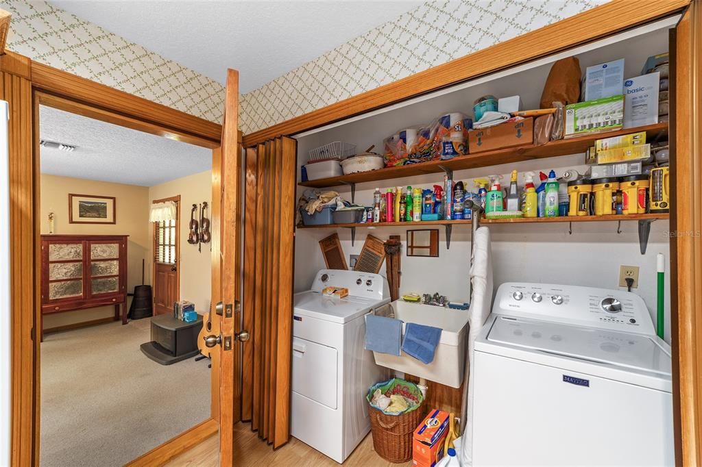 En Venta: $598,750 (4 camas, 3 baños, 2096 Pies cuadrados)