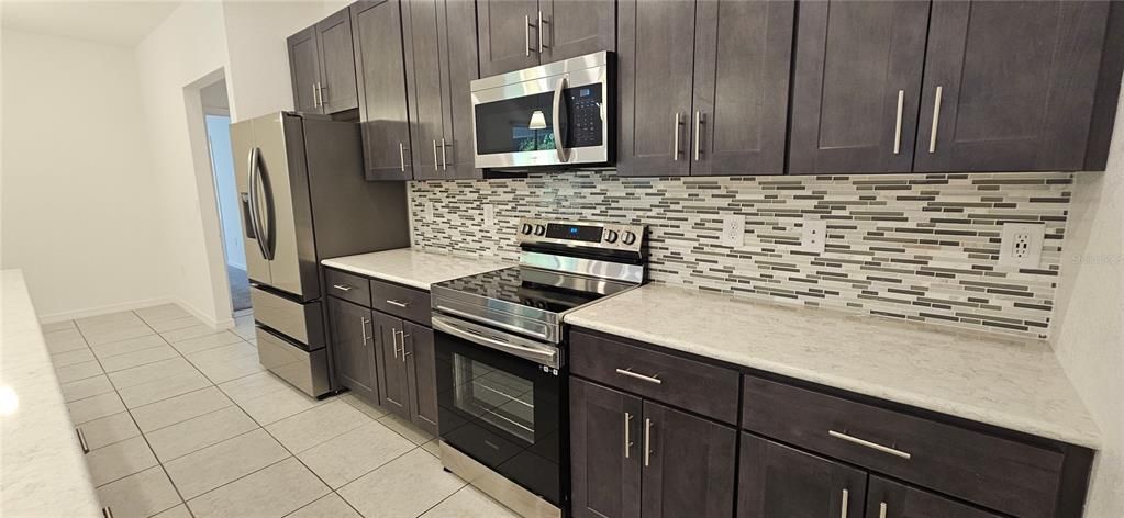 出租: $2,075 (3 贝兹, 2 浴室, 2066 平方英尺)