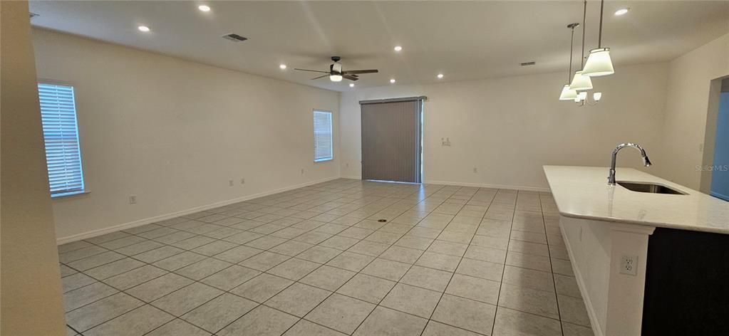 出租: $2,075 (3 贝兹, 2 浴室, 2066 平方英尺)