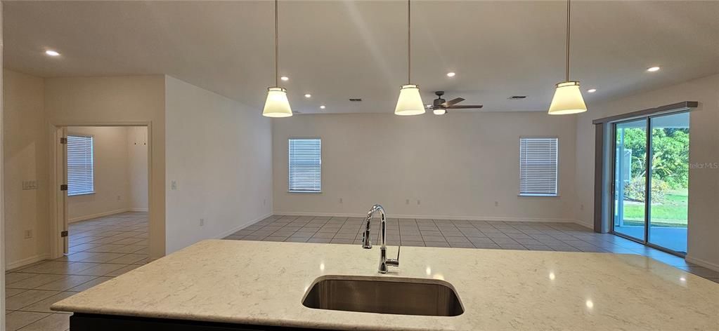 出租: $2,075 (3 贝兹, 2 浴室, 2066 平方英尺)