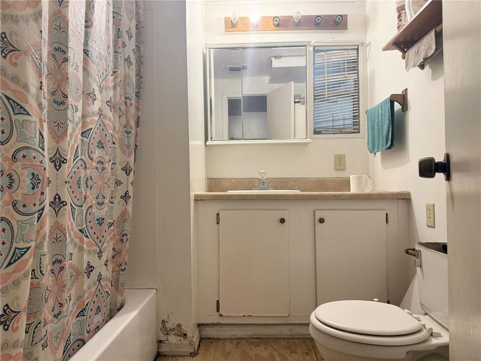 For Sale: $220,000 (3 beds, 2 baths, 1440 Square Feet)