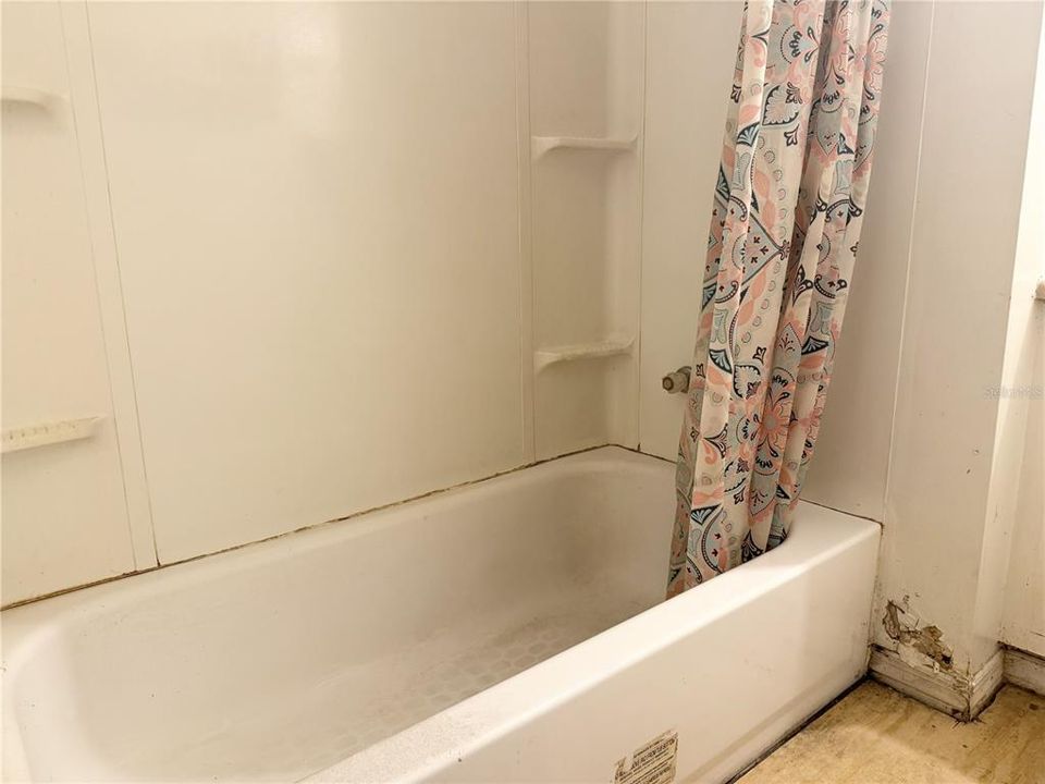 For Sale: $220,000 (3 beds, 2 baths, 1440 Square Feet)