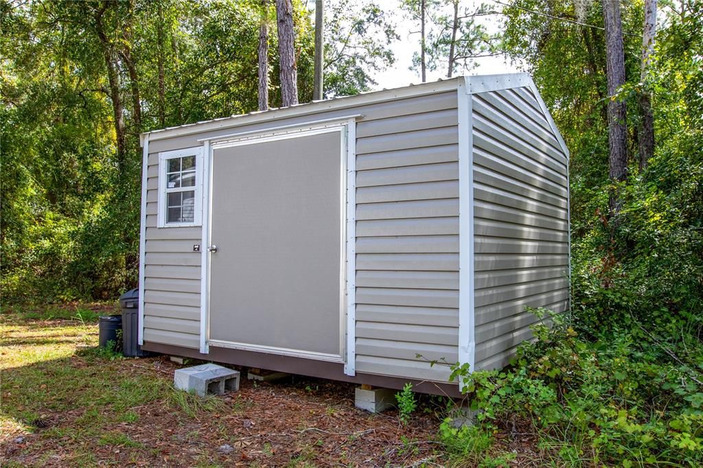 For Sale: $200,000 (3 beds, 2 baths, 1736 Square Feet)