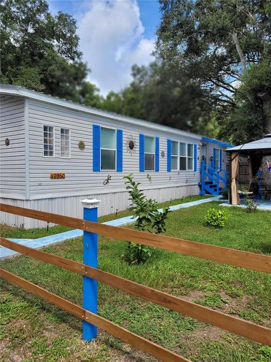 For Sale: $199,500 (3 beds, 2 baths, 1304 Square Feet)