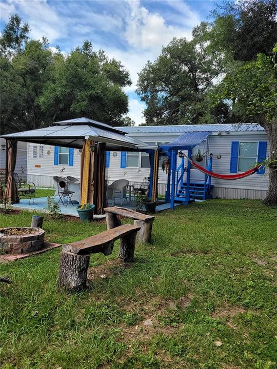 For Sale: $199,500 (3 beds, 2 baths, 1304 Square Feet)