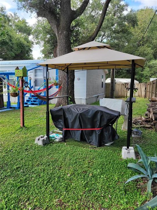 For Sale: $199,500 (3 beds, 2 baths, 1304 Square Feet)