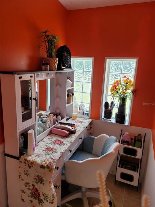 For Sale: $199,500 (3 beds, 2 baths, 1304 Square Feet)