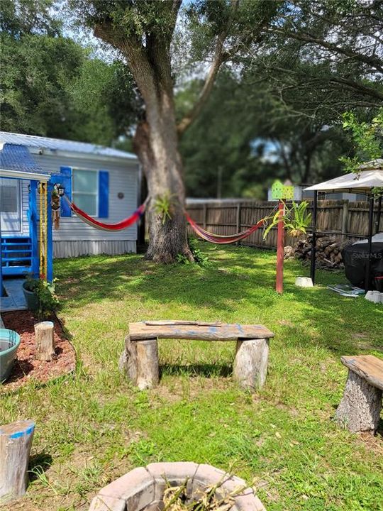 For Sale: $199,500 (3 beds, 2 baths, 1304 Square Feet)