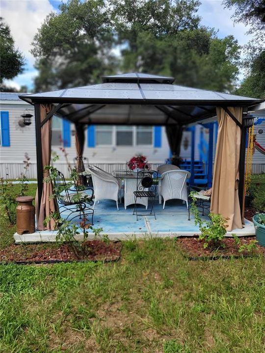 For Sale: $199,500 (3 beds, 2 baths, 1304 Square Feet)