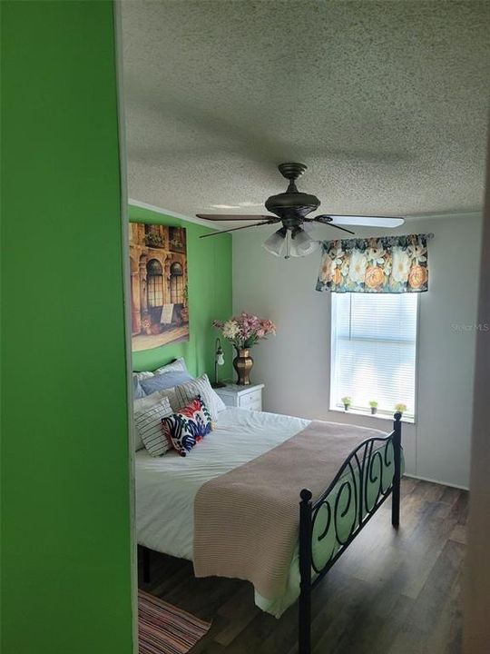 For Sale: $199,500 (3 beds, 2 baths, 1304 Square Feet)