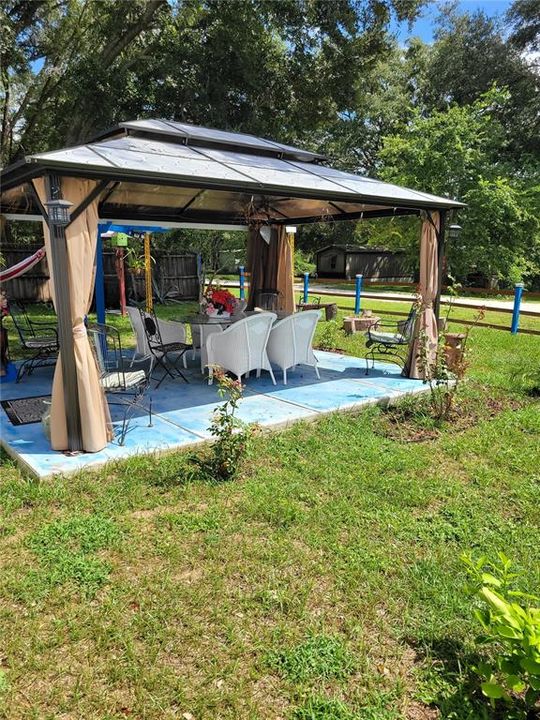 For Sale: $199,500 (3 beds, 2 baths, 1304 Square Feet)