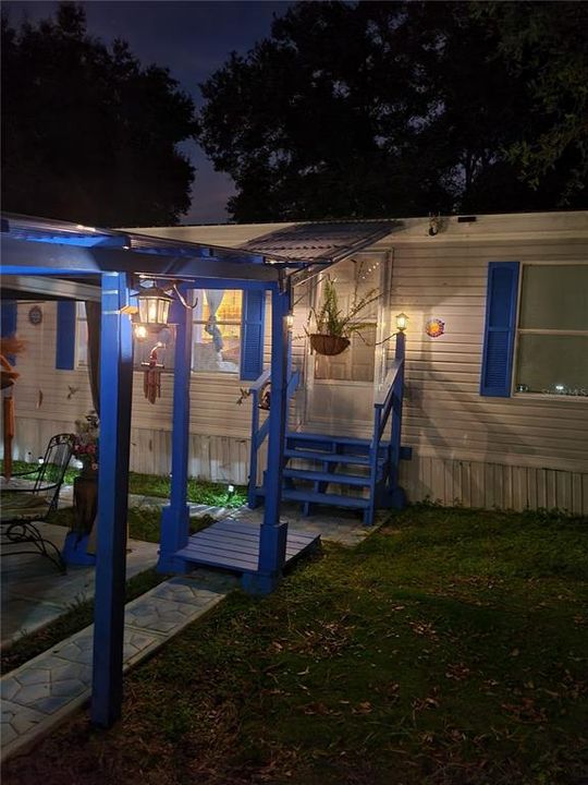 For Sale: $199,500 (3 beds, 2 baths, 1304 Square Feet)