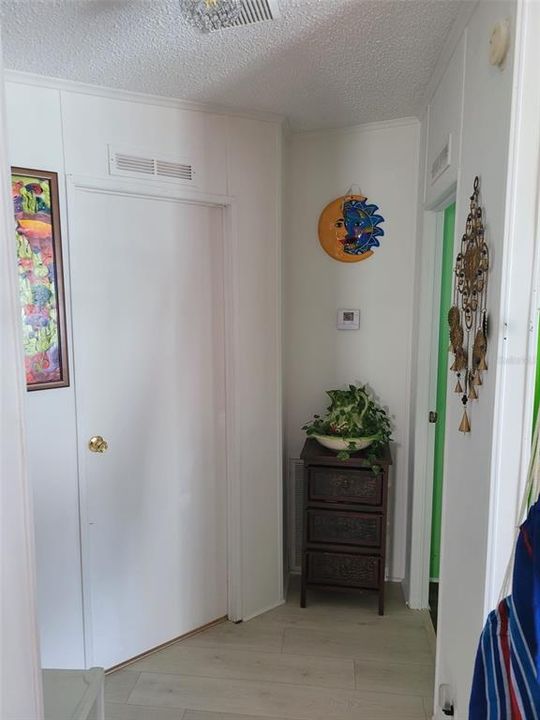 For Sale: $199,500 (3 beds, 2 baths, 1304 Square Feet)