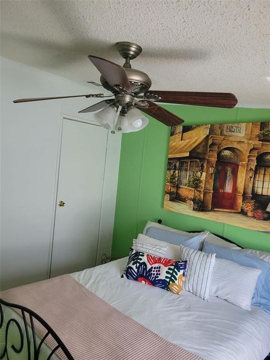 For Sale: $199,500 (3 beds, 2 baths, 1304 Square Feet)