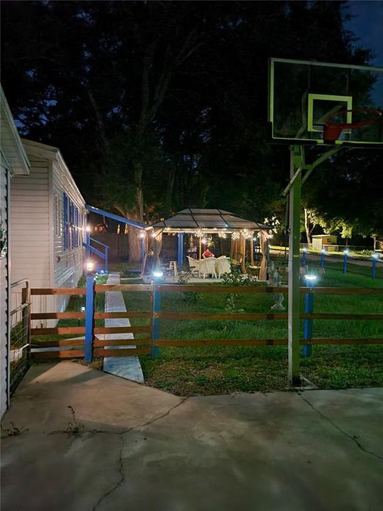 For Sale: $199,500 (3 beds, 2 baths, 1304 Square Feet)