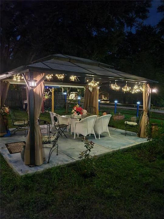 For Sale: $199,500 (3 beds, 2 baths, 1304 Square Feet)