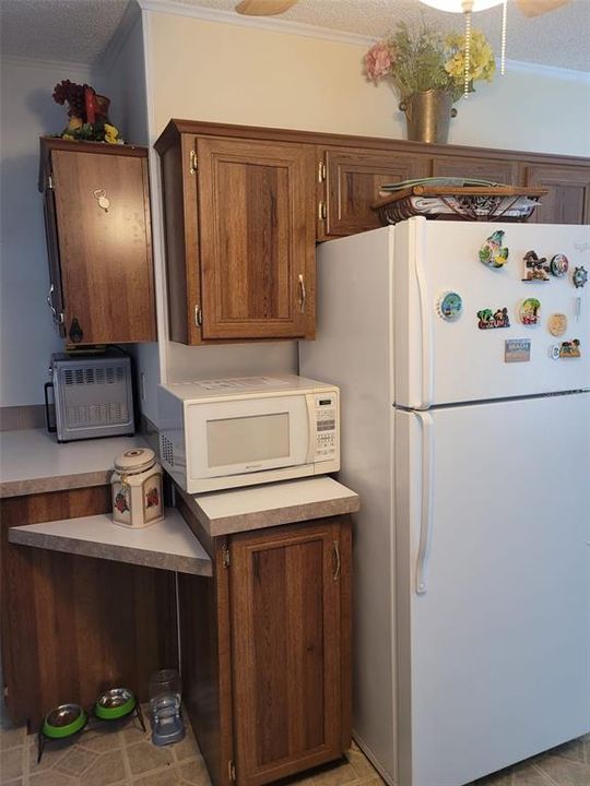 For Sale: $199,500 (3 beds, 2 baths, 1304 Square Feet)