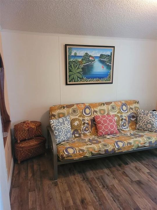 For Sale: $199,500 (3 beds, 2 baths, 1304 Square Feet)