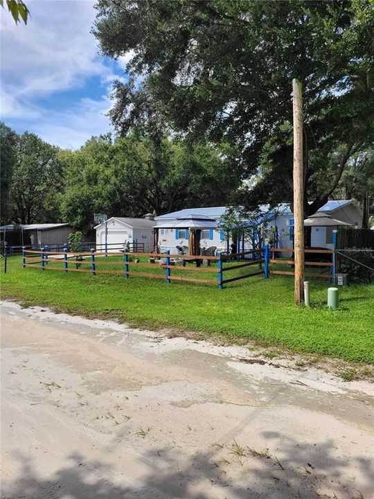 For Sale: $199,500 (3 beds, 2 baths, 1304 Square Feet)