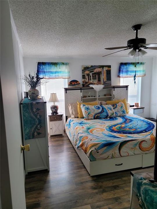 For Sale: $199,500 (3 beds, 2 baths, 1304 Square Feet)