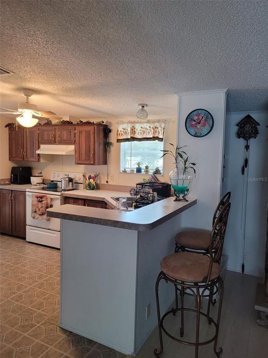 For Sale: $199,500 (3 beds, 2 baths, 1304 Square Feet)