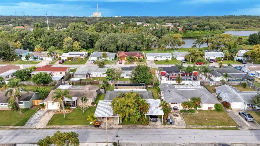 Под контрактом: $190,000 (2 спален, 1 ванн, 984 Квадратных фут)