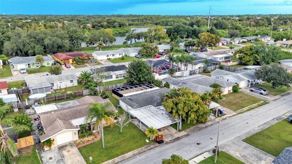 Под контрактом: $190,000 (2 спален, 1 ванн, 984 Квадратных фут)