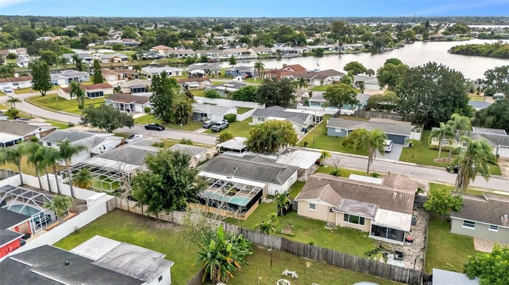 Под контрактом: $190,000 (2 спален, 1 ванн, 984 Квадратных фут)