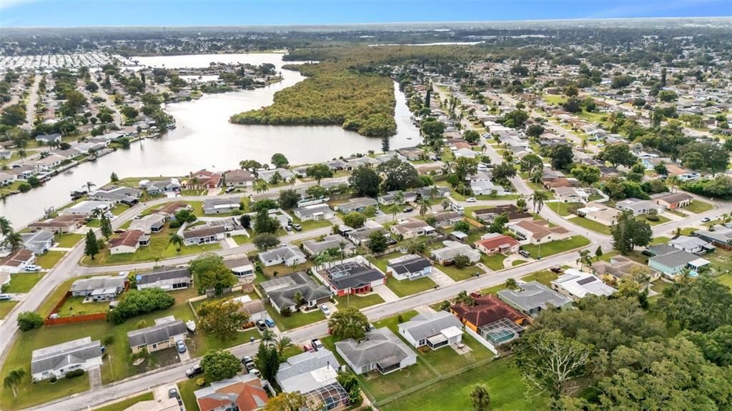 Под контрактом: $190,000 (2 спален, 1 ванн, 984 Квадратных фут)