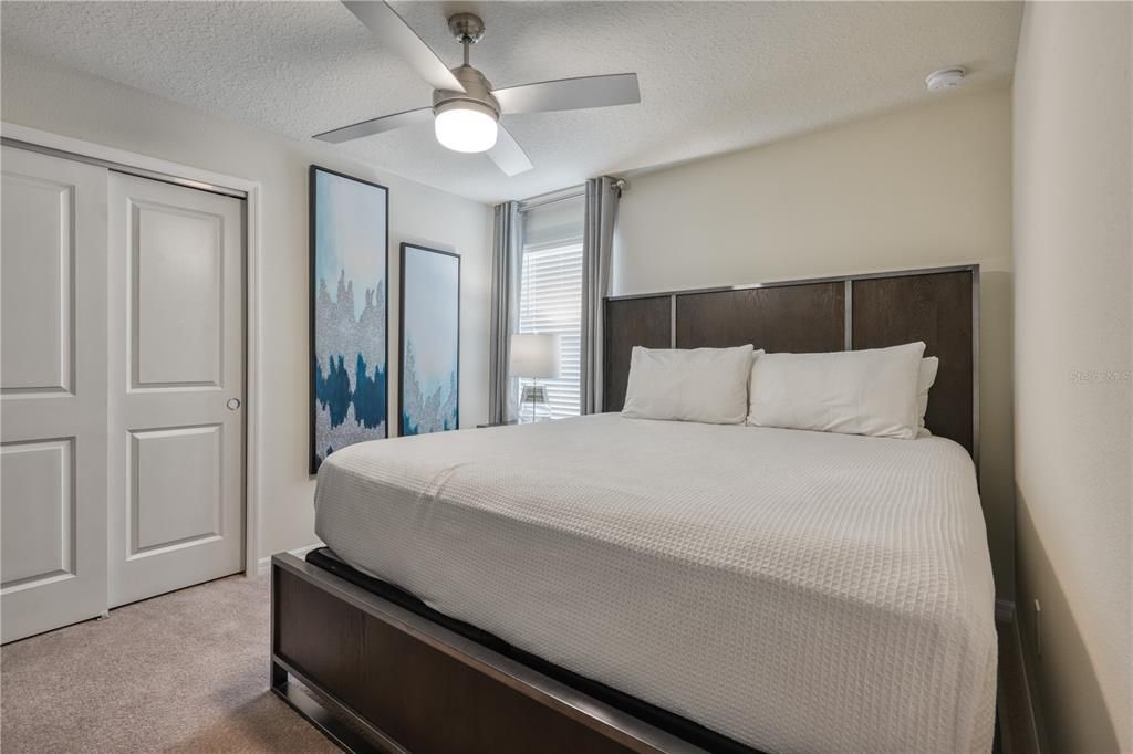 Под контрактом: $775,000 (9 спален, 6 ванн, 4399 Квадратных фут)